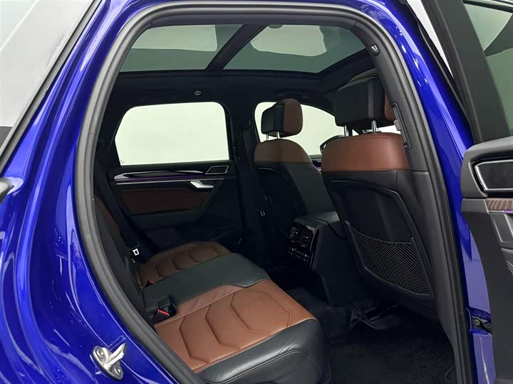 Фото 22 - Volkswagen Touareg