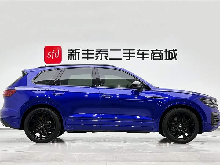 Фото 3 - Volkswagen Touareg