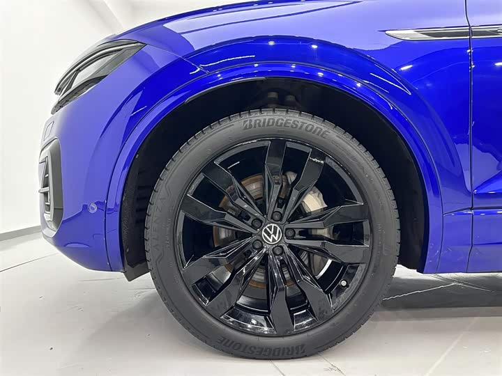 Фото 34 - Volkswagen Touareg