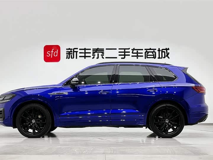 Фото 4 - Volkswagen Touareg