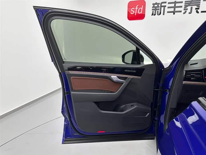 Фото 8 - Volkswagen Touareg