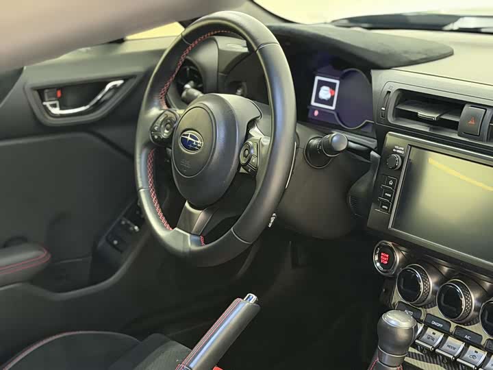 Фото 15 - Subaru BRZ