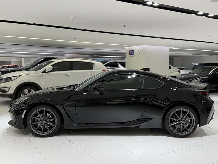 Фото 3 - Subaru BRZ