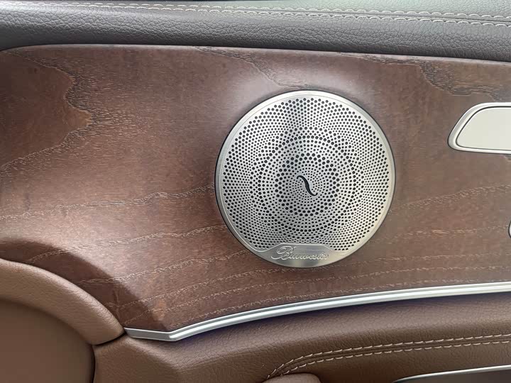 Фото 13 - Mercedes-Benz E-Class Hybrid