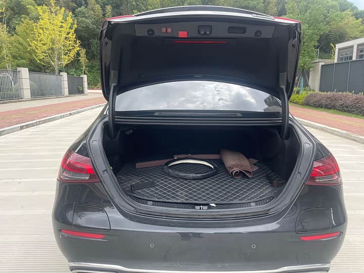 Фото 15 - Mercedes-Benz E-Class Hybrid