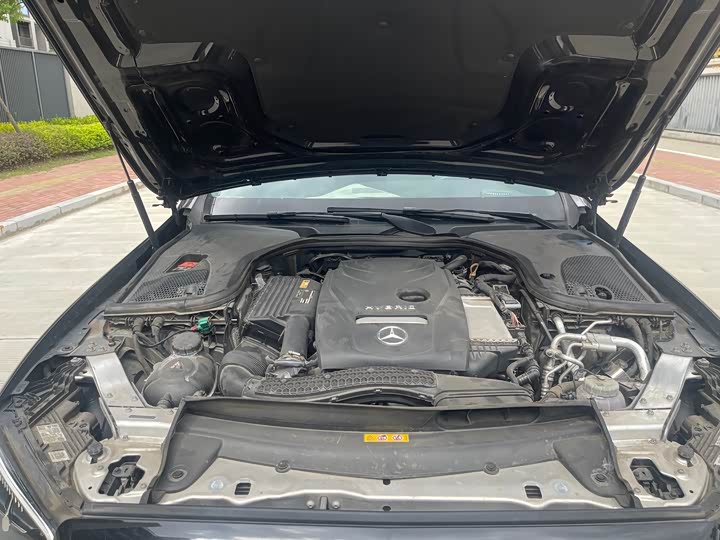 Фото 16 - Mercedes-Benz E-Class Hybrid