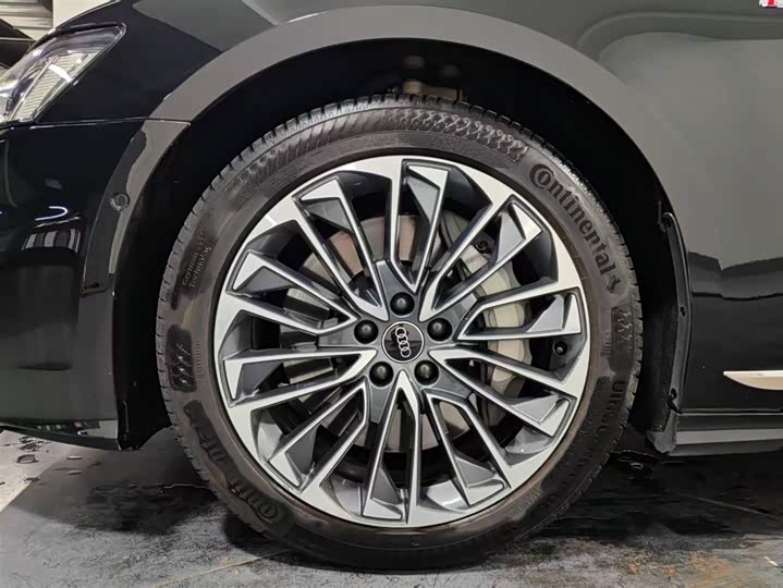 Фото 15 - Audi A6L Hybrid