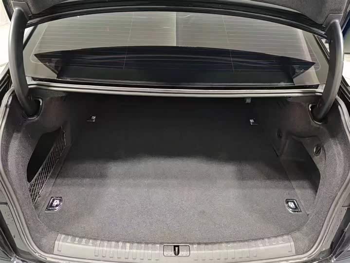 Фото 17 - Audi A6L Hybrid