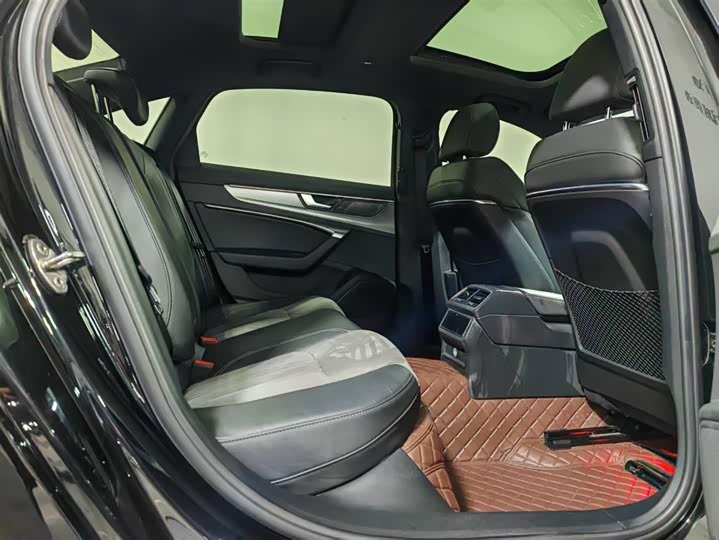 Фото 6 - Audi A6L Hybrid