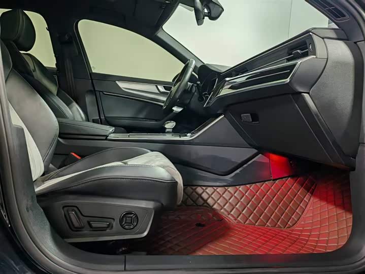 Фото 7 - Audi A6L Hybrid