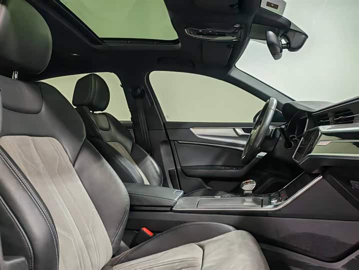 Фото 8 - Audi A6L Hybrid