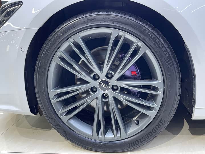 Фото 15 - Audi A7