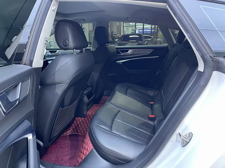 Фото 7 - Audi A7