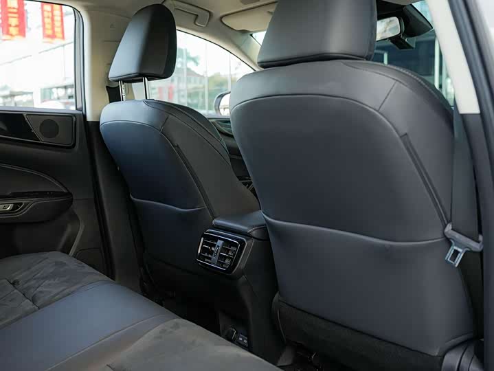 Фото 13 - Lexus NX