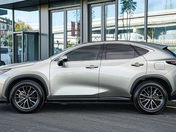 Фото 7 - Lexus NX