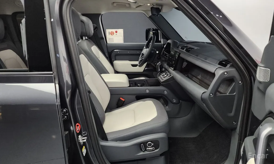 Фото 11 - Land Rover Defender