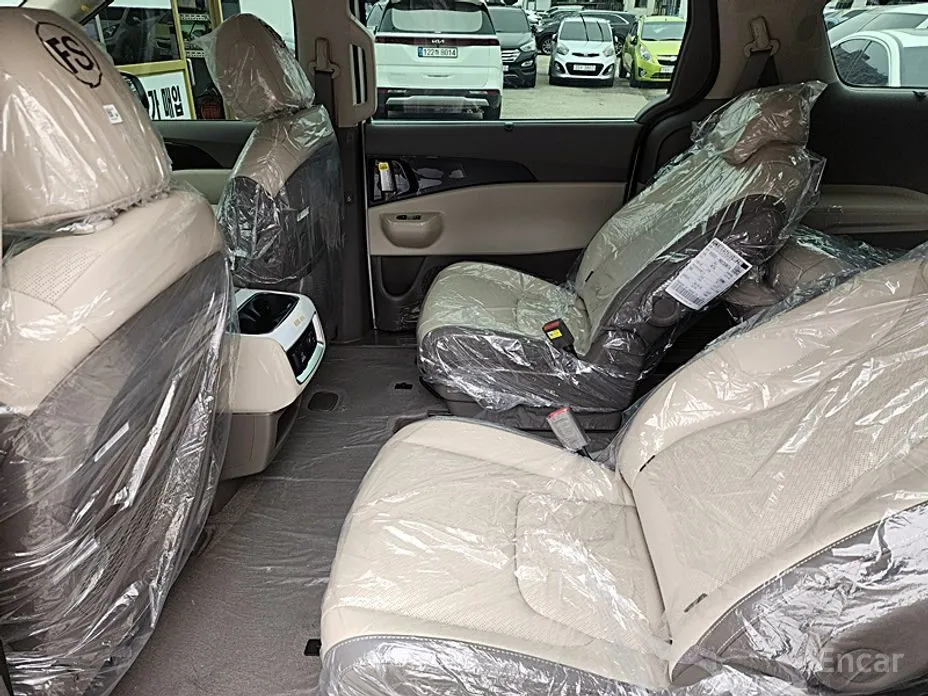 Фото 13 - Kia Carnival