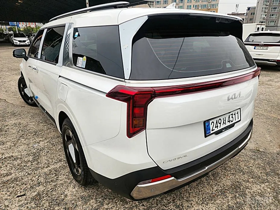 Фото 15 - Kia Carnival