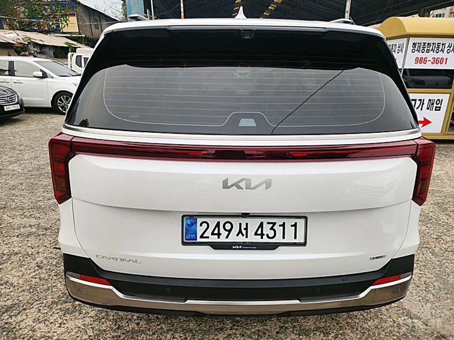 Фото 17 - Kia Carnival