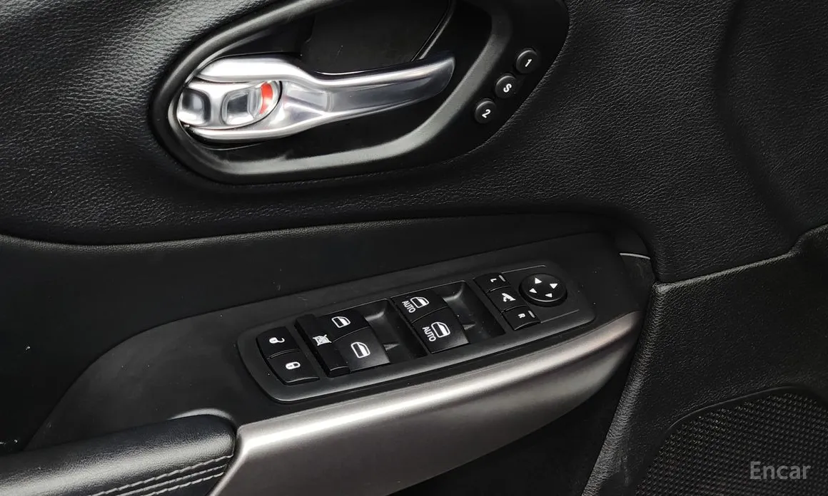 Фото 13 - Jeep Cherokee