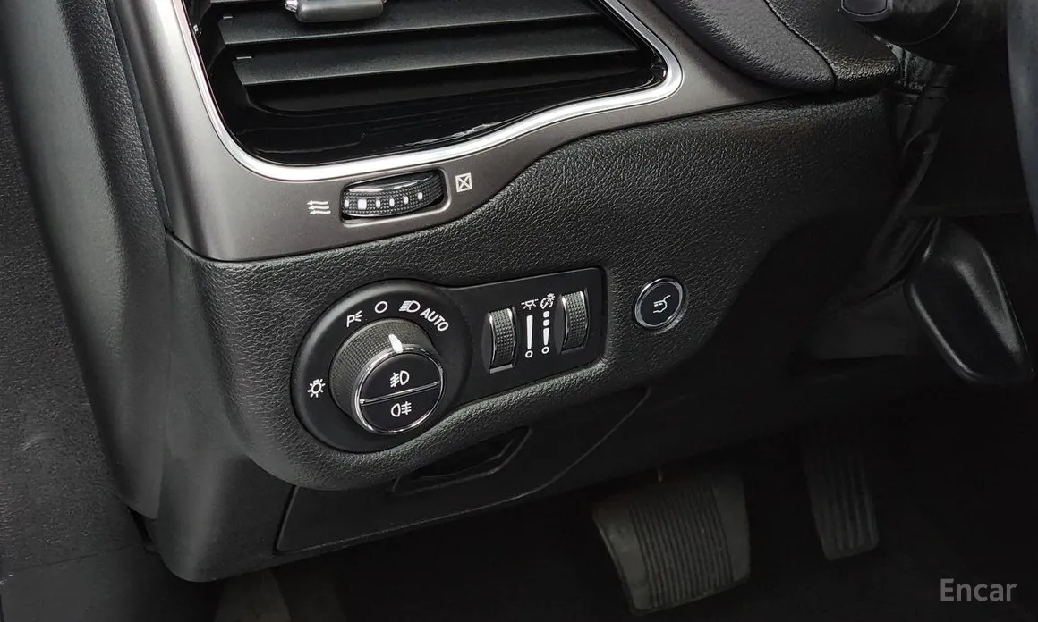 Фото 14 - Jeep Cherokee