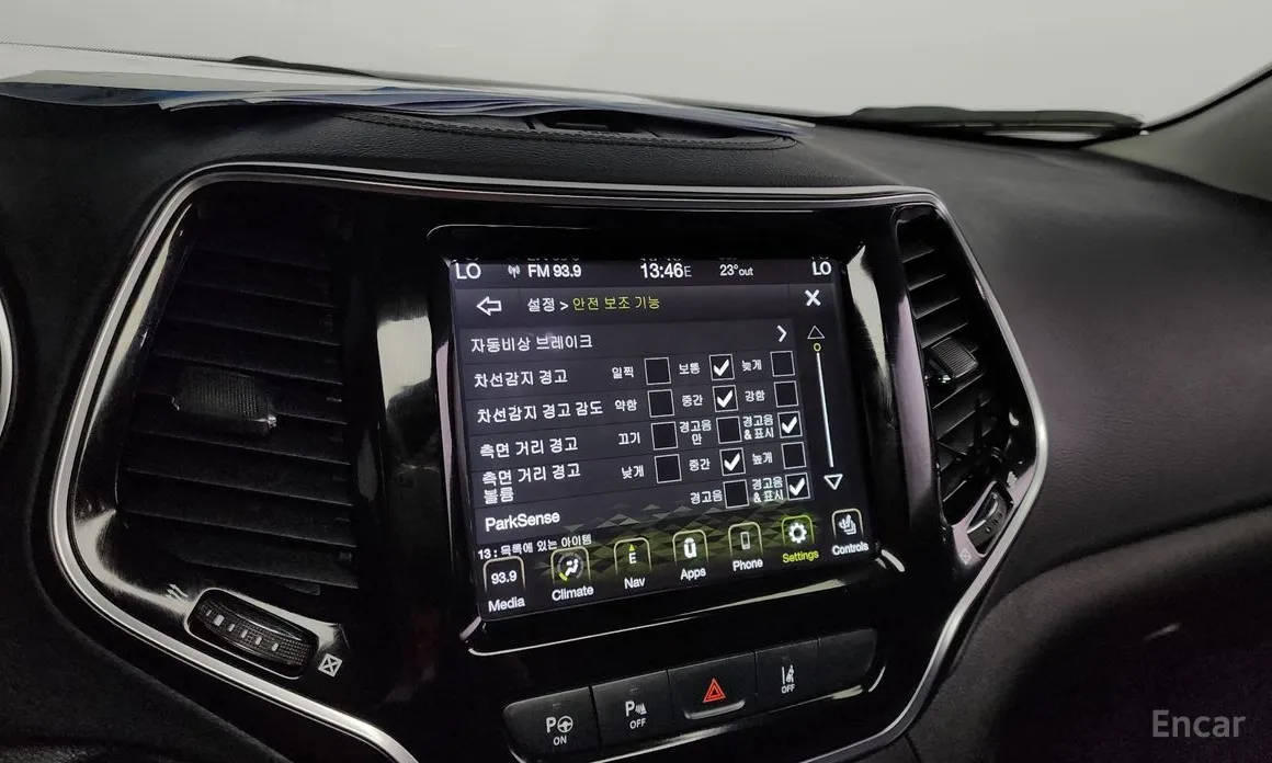 Фото 16 - Jeep Cherokee