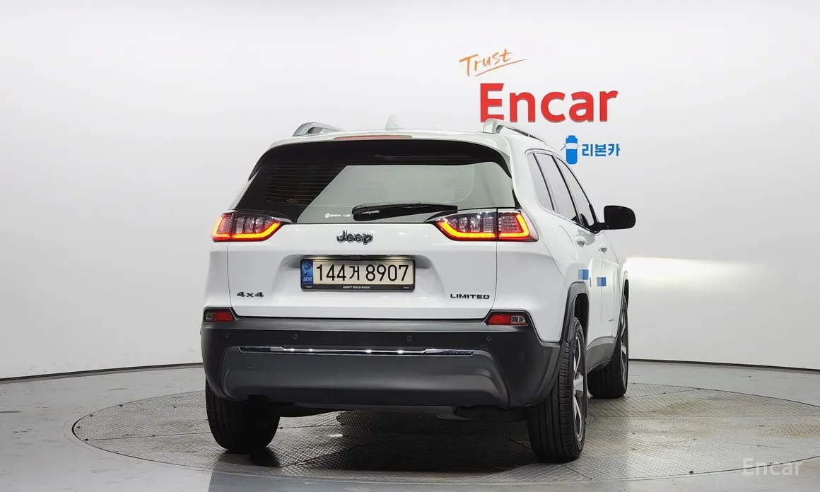 Фото 4 - Jeep Cherokee