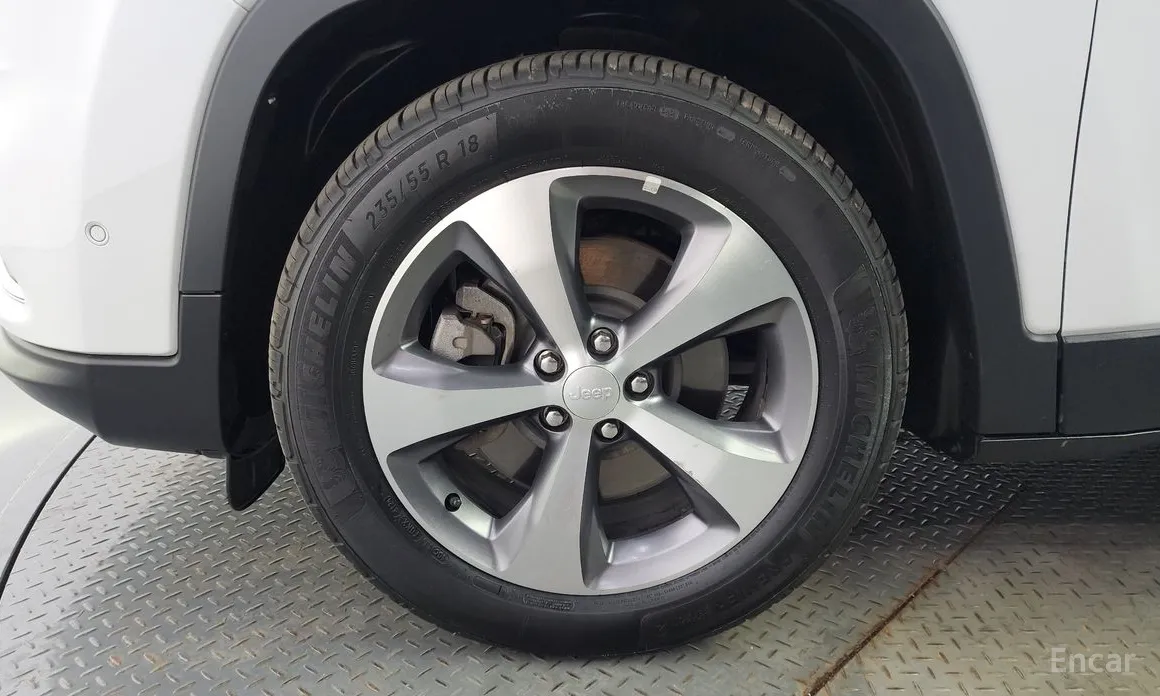 Фото 5 - Jeep Cherokee