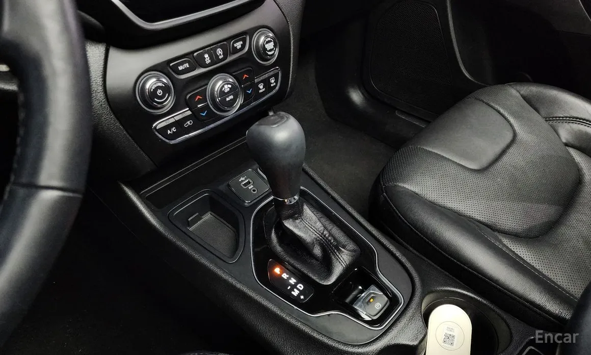 Фото 9 - Jeep Cherokee