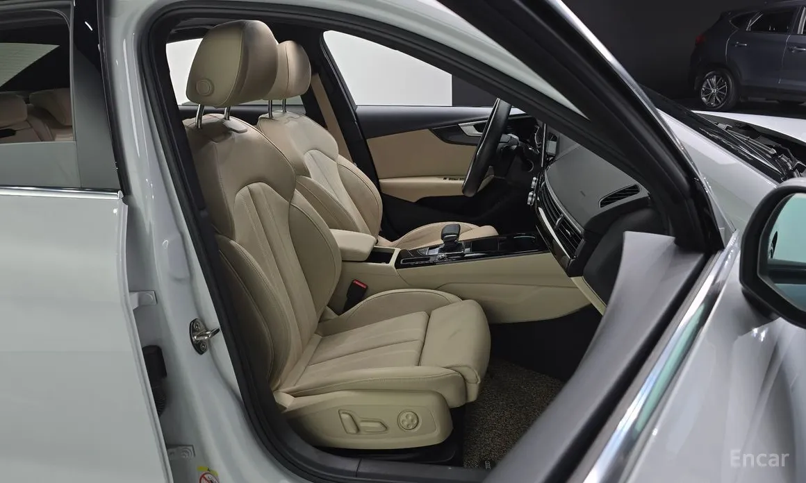 Фото 12 - Audi A4