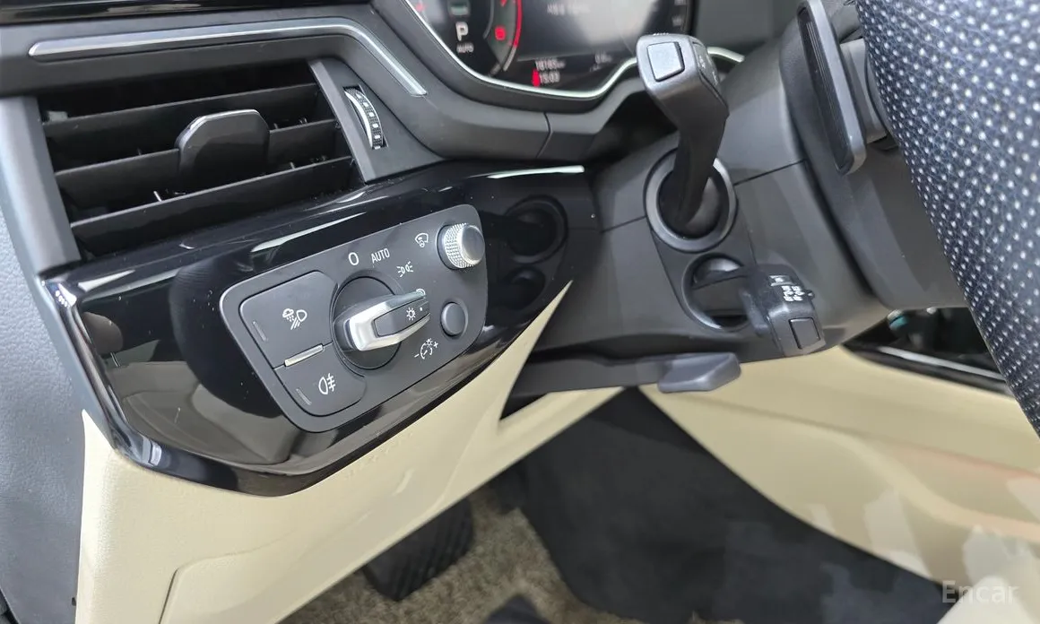 Фото 14 - Audi A4