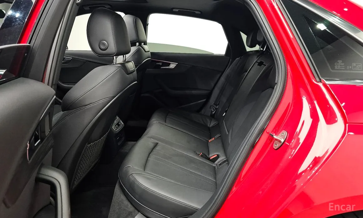 Фото 12 - Audi A4