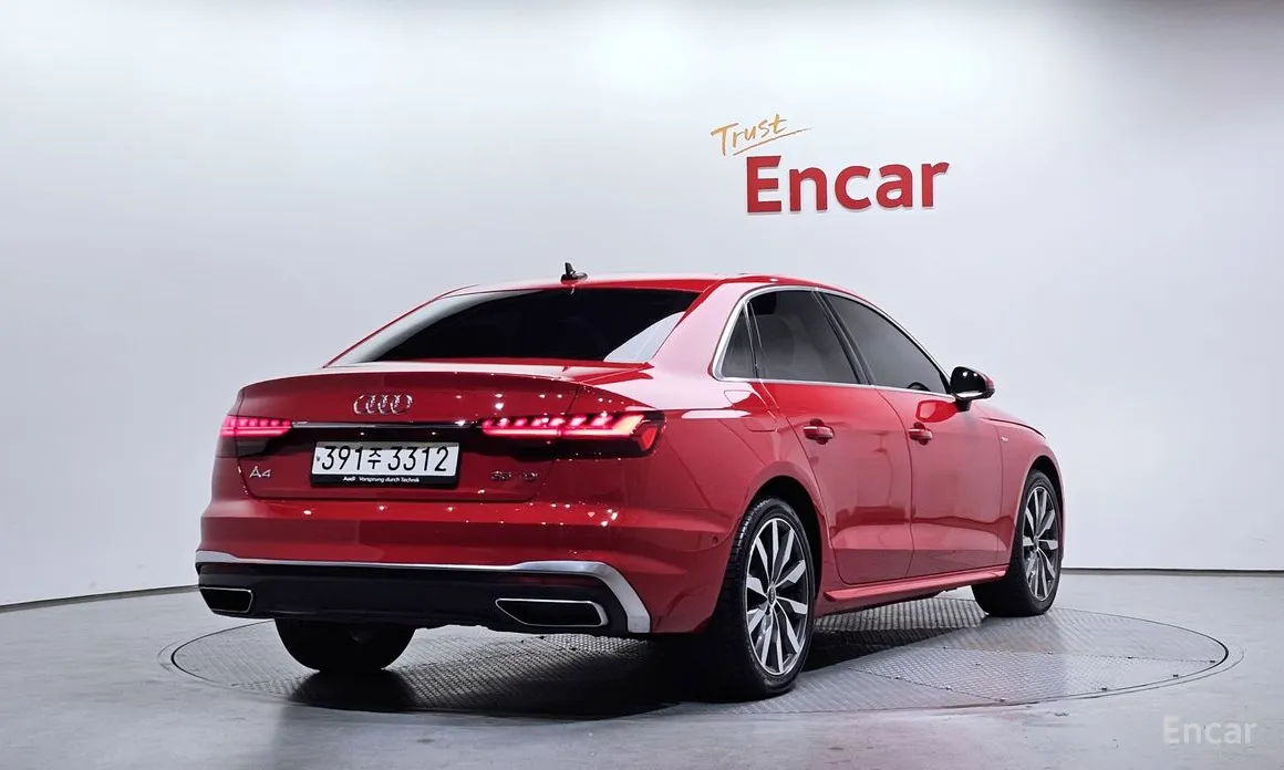 Фото 2 - Audi A4