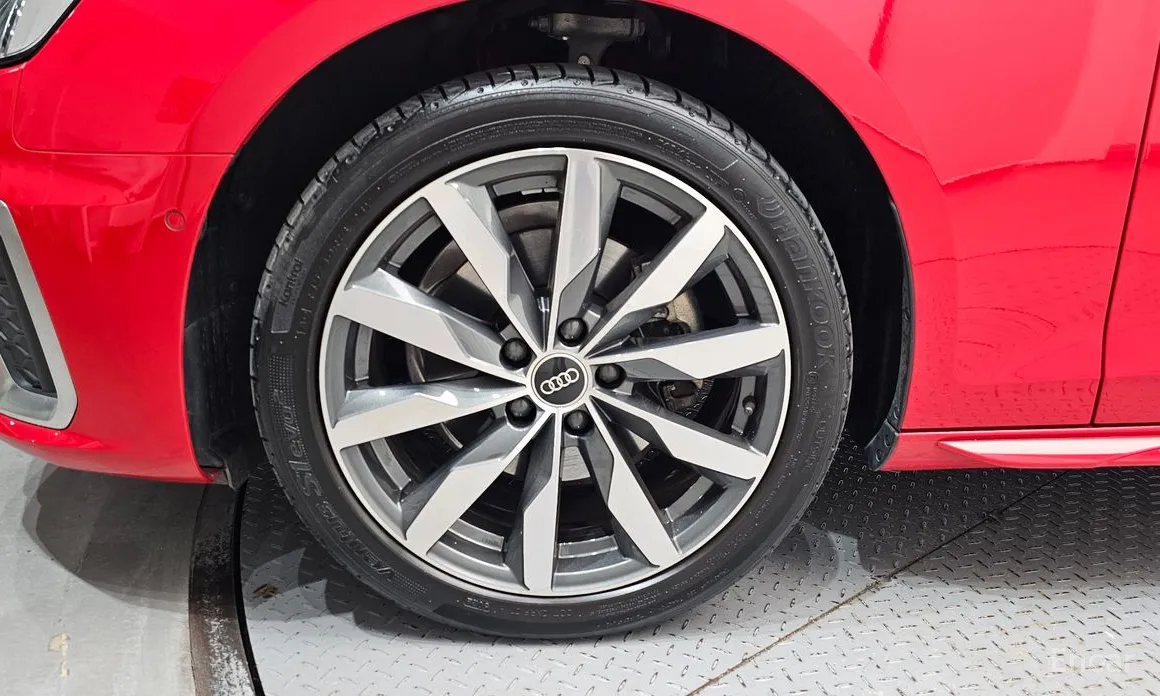 Фото 5 - Audi A4