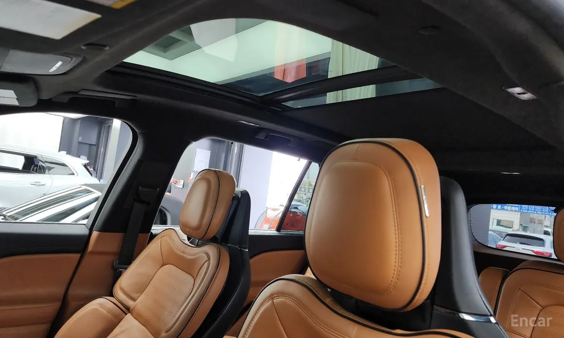 Фото 18 - Lincoln Aviator