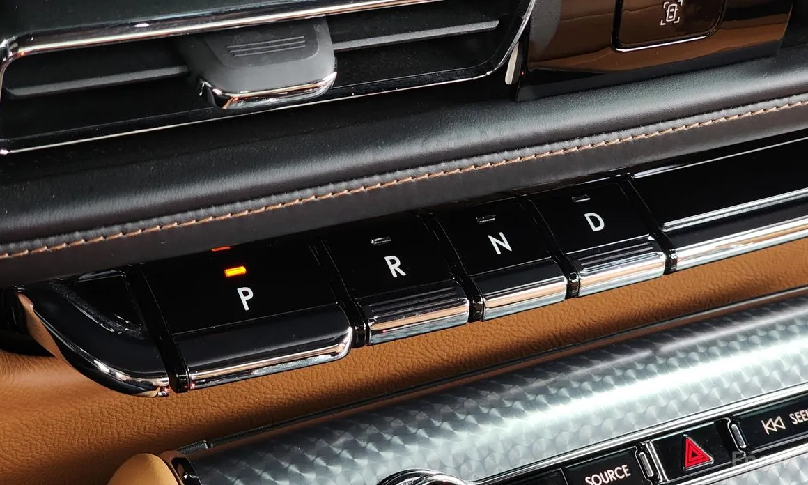 Фото 9 - Lincoln Aviator