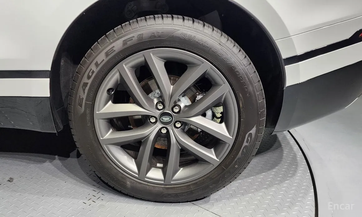 Фото 5 - Land Rover Range Rover Velar