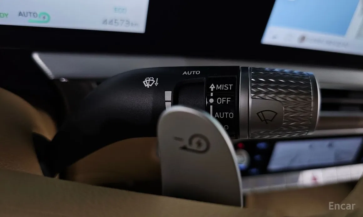 Фото 17 - Genesis GV60