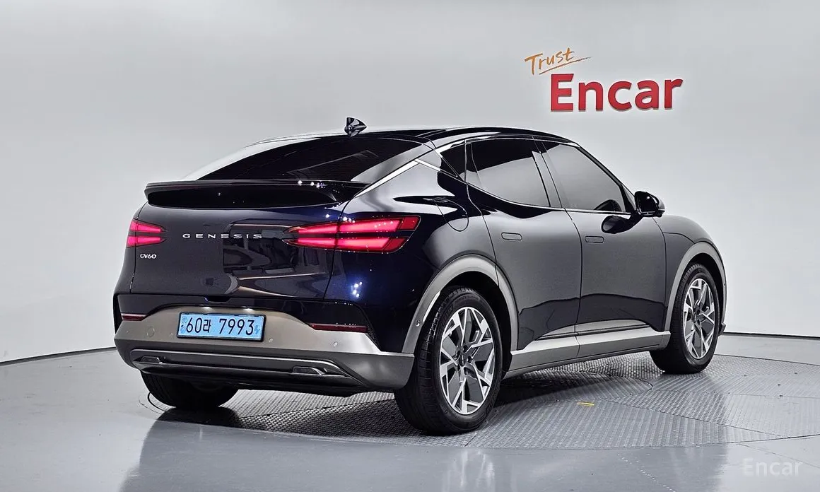 Фото 2 - Genesis GV60