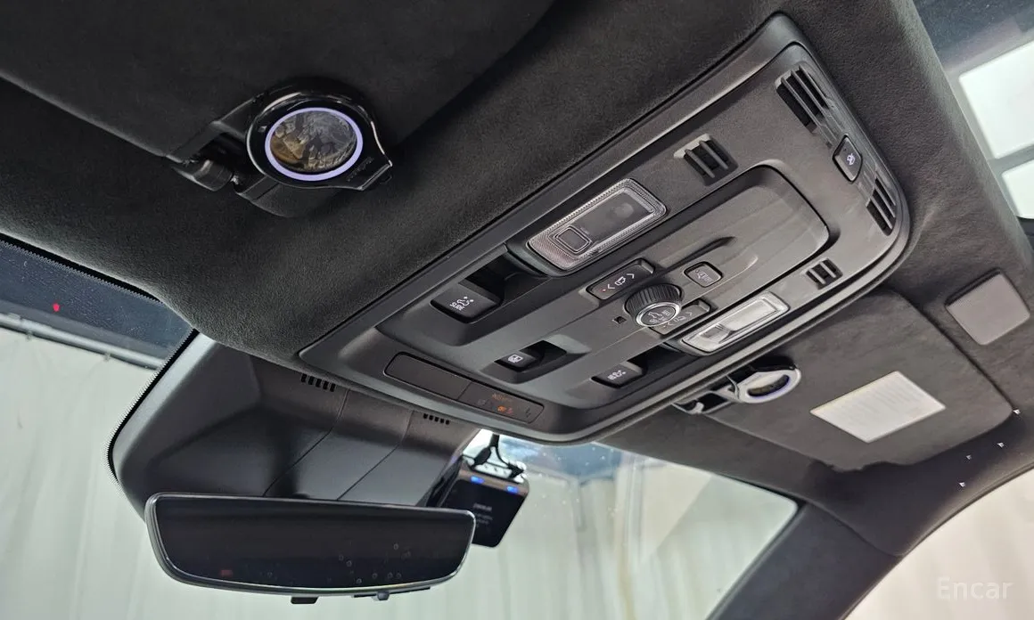 Фото 16 - Cadillac Escalade