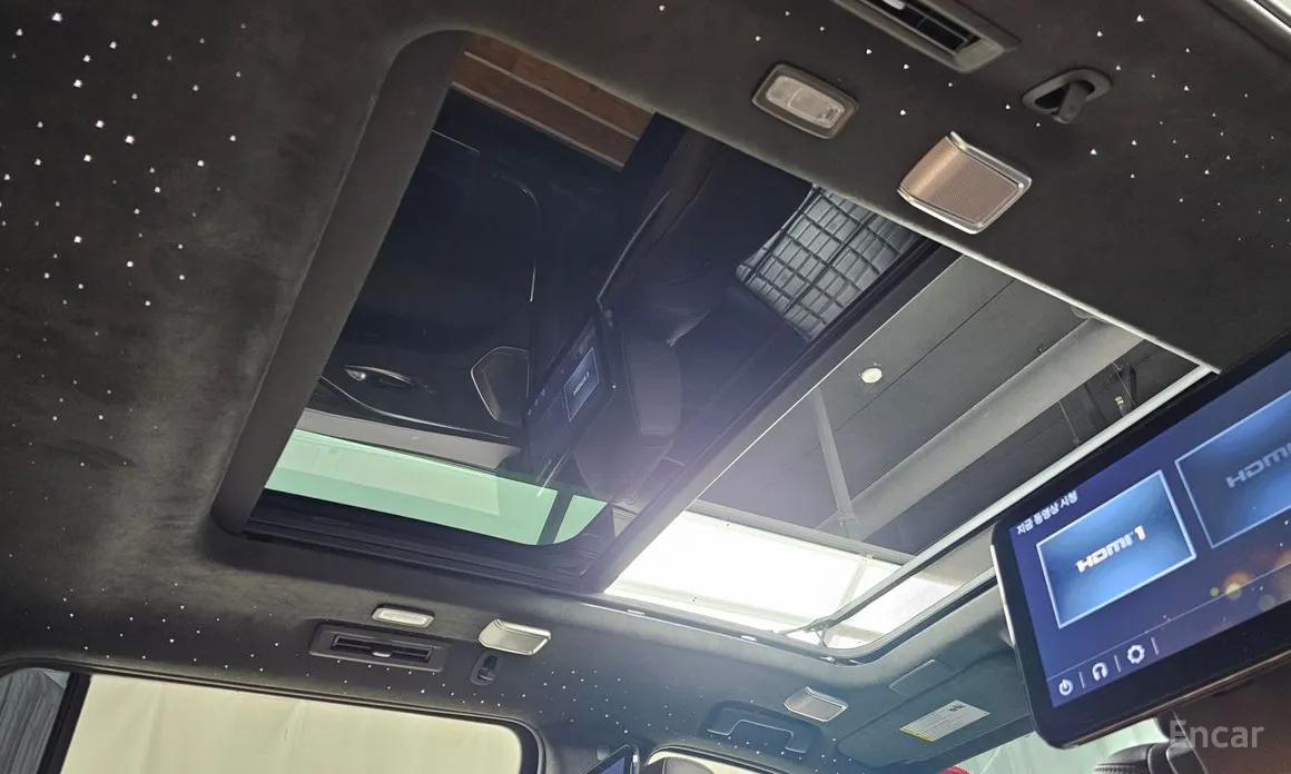 Фото 18 - Cadillac Escalade