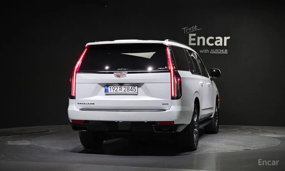 Фото 4 - Cadillac Escalade