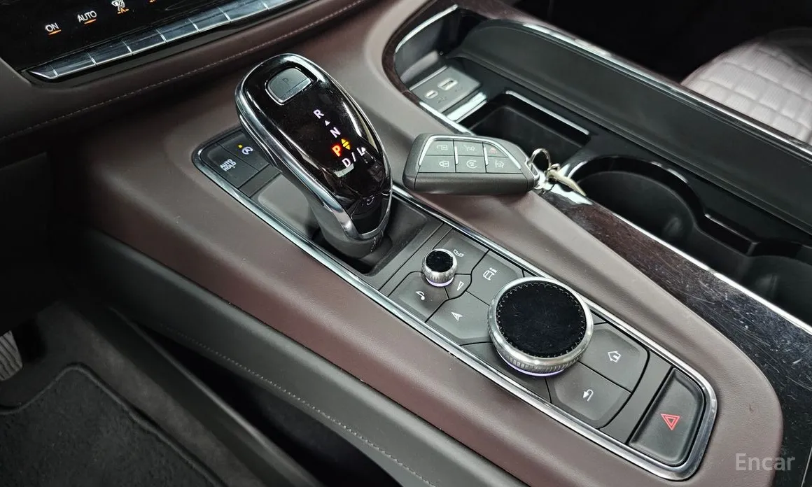 Фото 9 - Cadillac Escalade