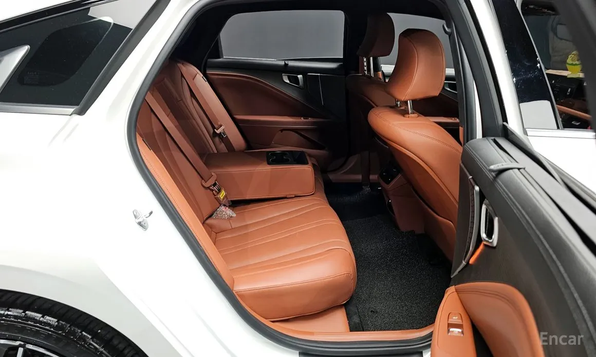 Фото 12 - Kia K8