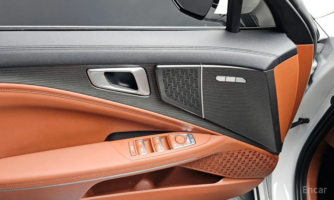 Фото 18 - Kia K8