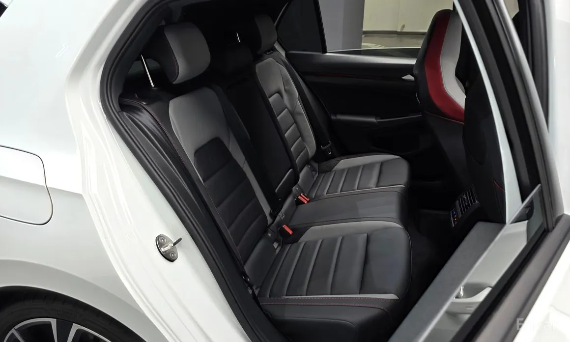 Фото 11 - Volkswagen Golf