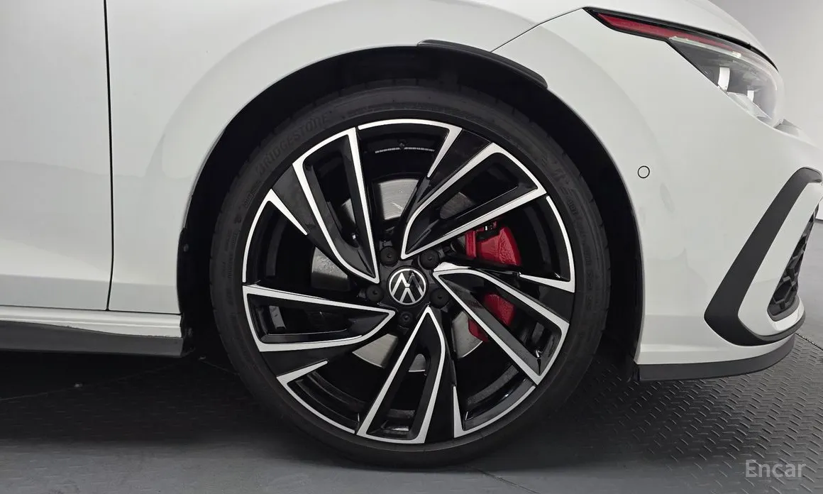 Фото 5 - Volkswagen Golf