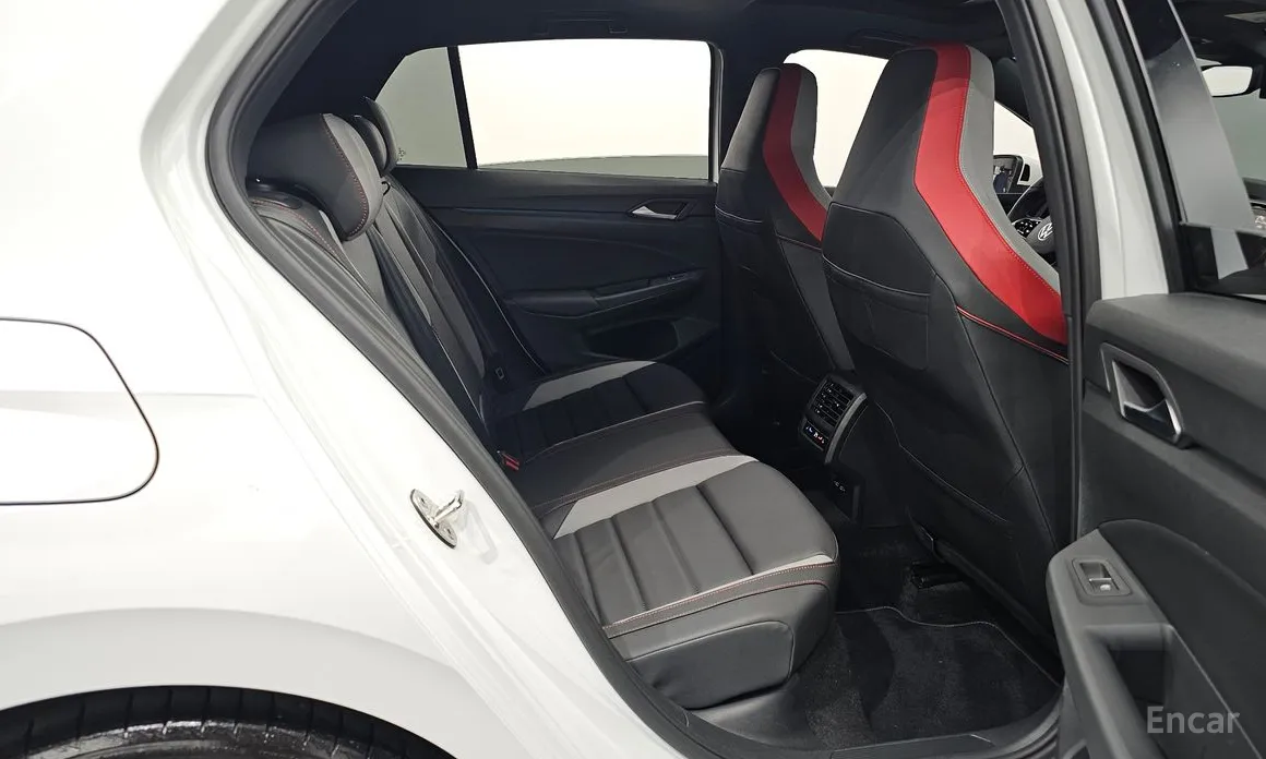 Фото 16 - Volkswagen Golf