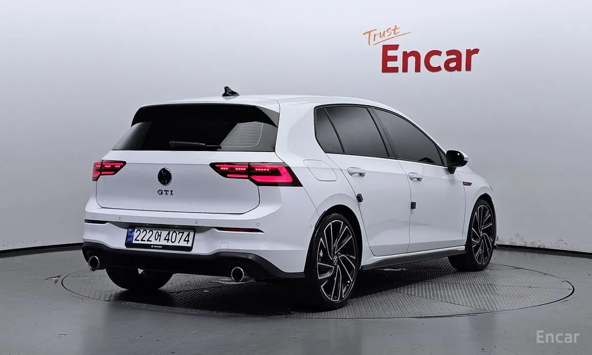 Фото 2 - Volkswagen Golf