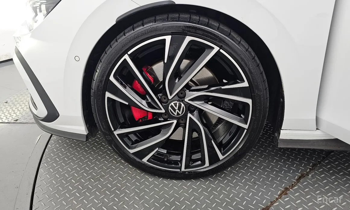 Фото 5 - Volkswagen Golf